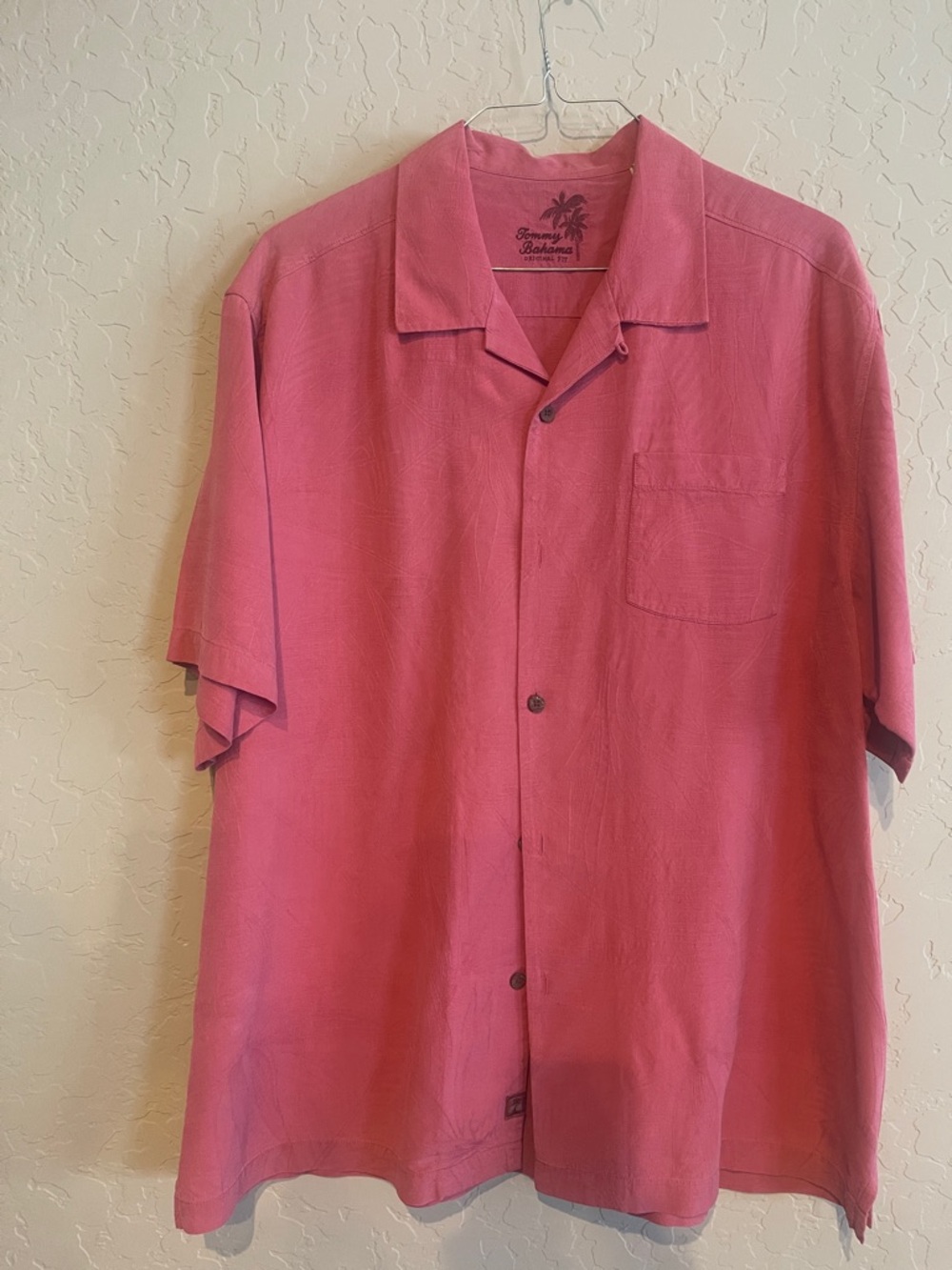 Tommy Bahama Men's Short-Sleeve Camp Shirt. XL